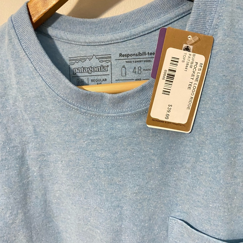 Patagonia Line Ridge Logo light blue pocket Responsibili-tee NWT sz Medi… - Picture 3 of 5